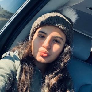 Meet your Posher, Isela